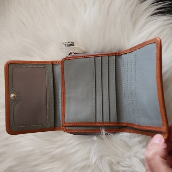 Switzerland Women's Wallet with Several CC Storage Space - Picture 3 of 11